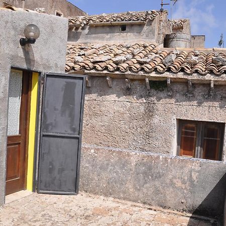 Appartamentino Pomelia Erice Eksteriør billede