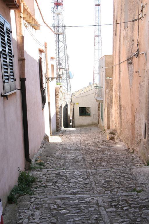 Appartamentino Pomelia Erice Eksteriør billede