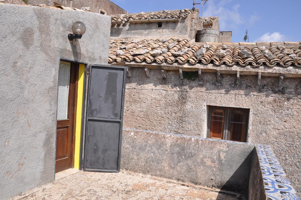 Appartamentino Pomelia Erice Eksteriør billede